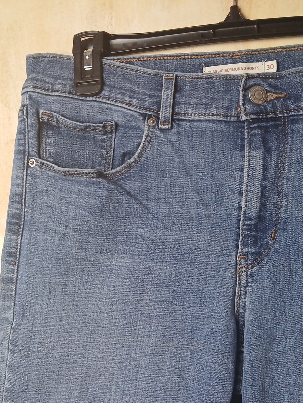 Signature Levi Strauss Classic Denim Bermuda Shorts Size 30 W30 - Picture 2 of 7